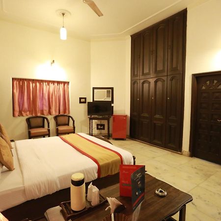 Oyo 8844 Meadows Inn Chinhat Екстер'єр фото