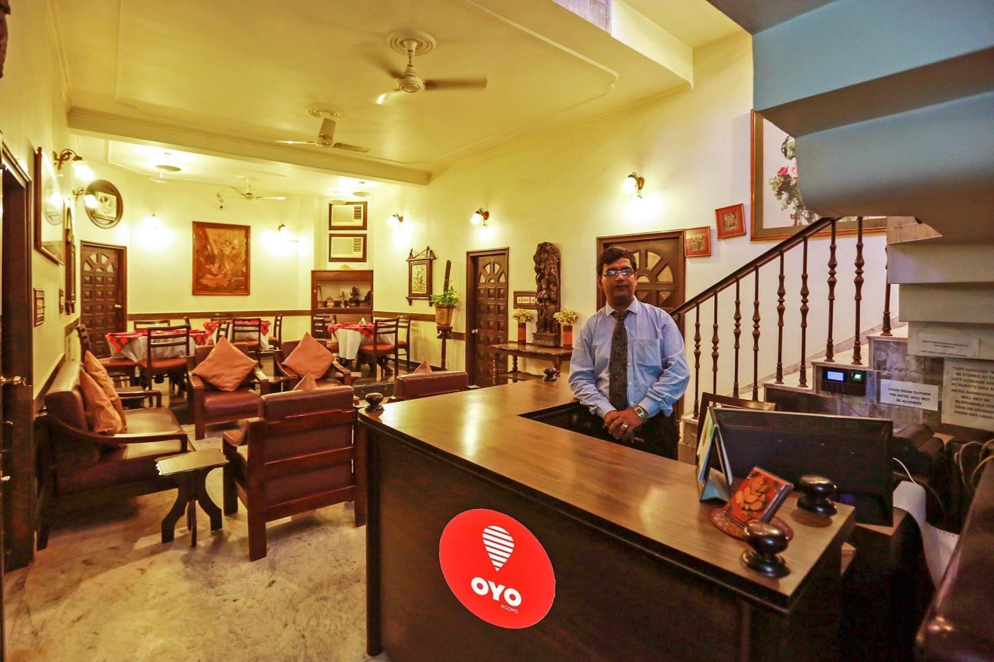 Oyo 8844 Meadows Inn Chinhat Екстер'єр фото