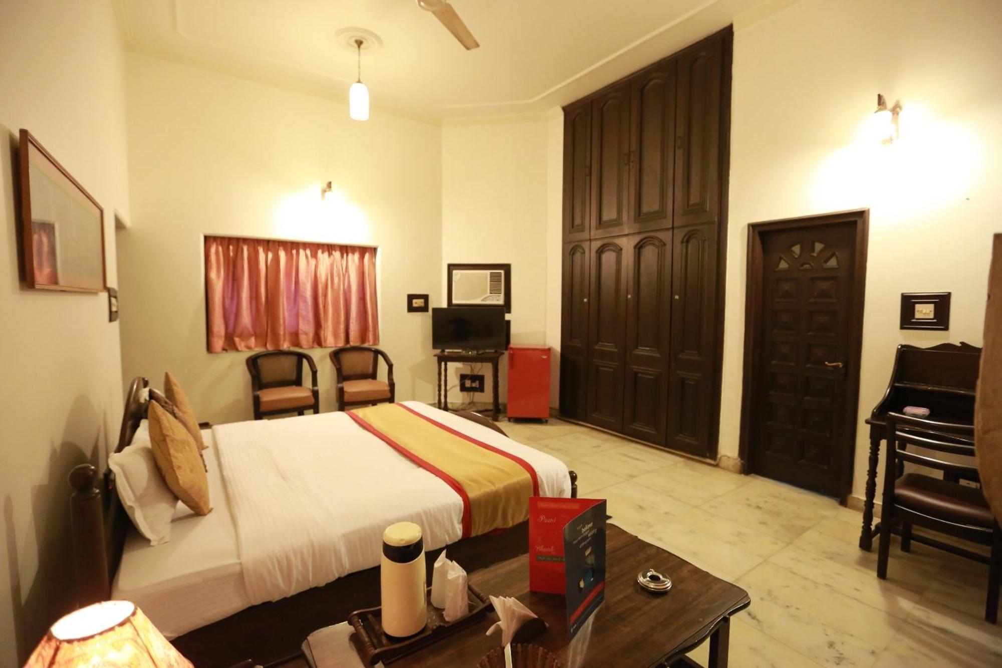 Oyo 8844 Meadows Inn Chinhat Екстер'єр фото